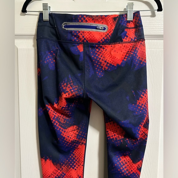 Athleta Electro Sonar Capri #152878-02 size XS - Picture 3 of 3